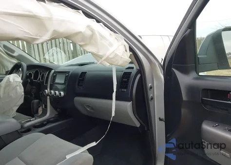 2016 Toyota Sequoia Sr5 5.7L V8 from USA, damaged, VIN 5TDBY5G10GS138917